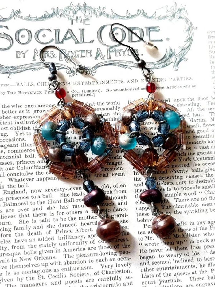 Magnifique paire de boucles d'oreilles pendantes en perles