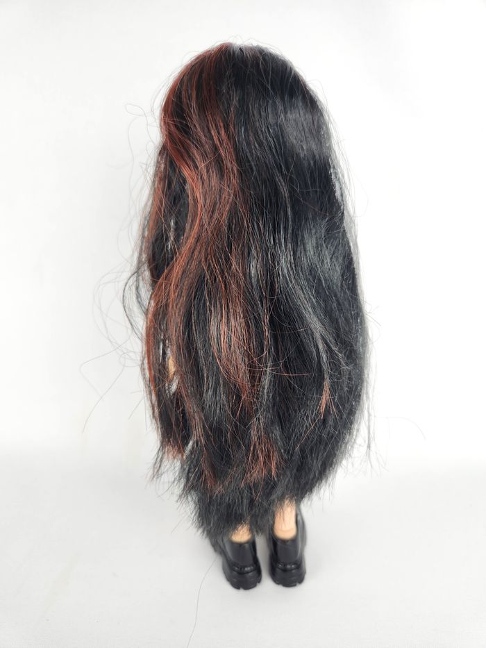 Poupée Bratz Vintage - Miss Funk - Cheveux Noirs Longs - Pantalon Blanc - photo numéro 4