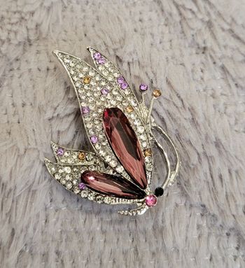 BROCHE PAPILLON STRASS ! NEUF !