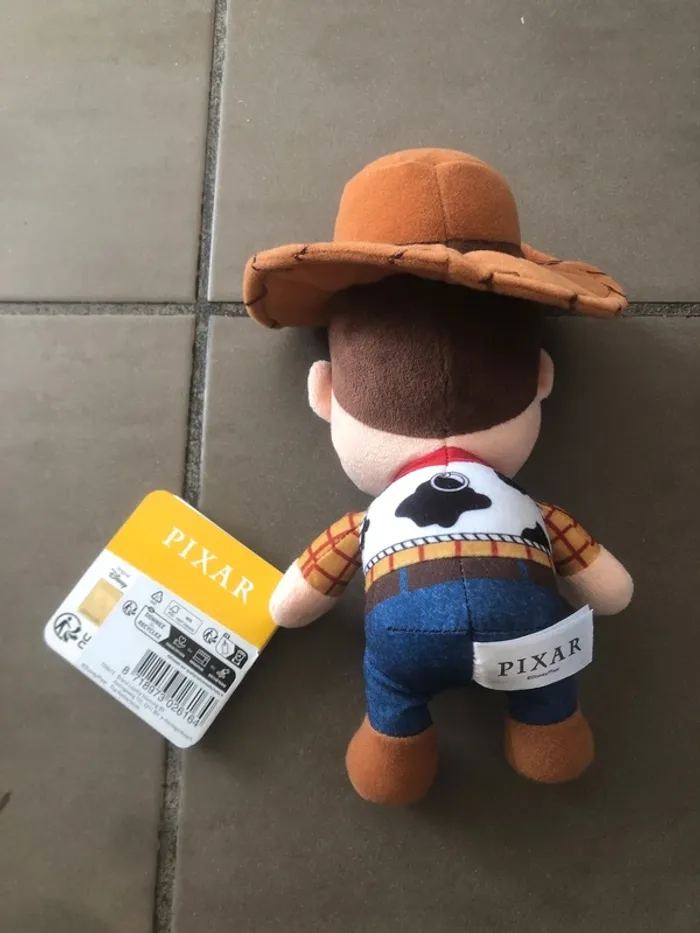 Peluche Woody Disney Pixar neuf 🧸 - photo numéro 3