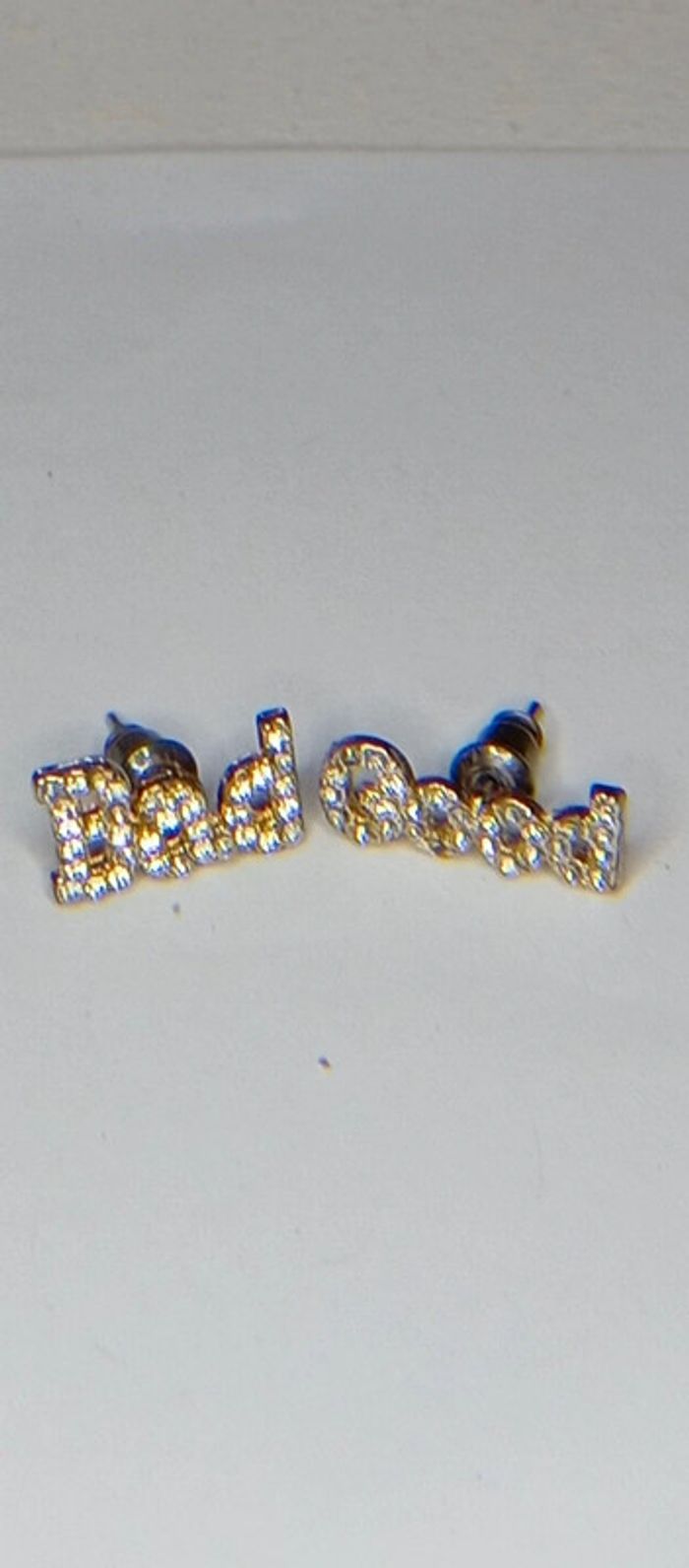 Clous strass good bad