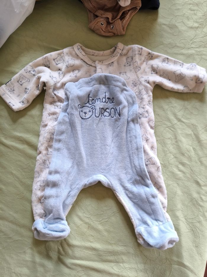 Lot de pyjamas en 1 mois - photo numéro 5