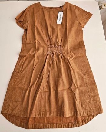 Robe manches courtes