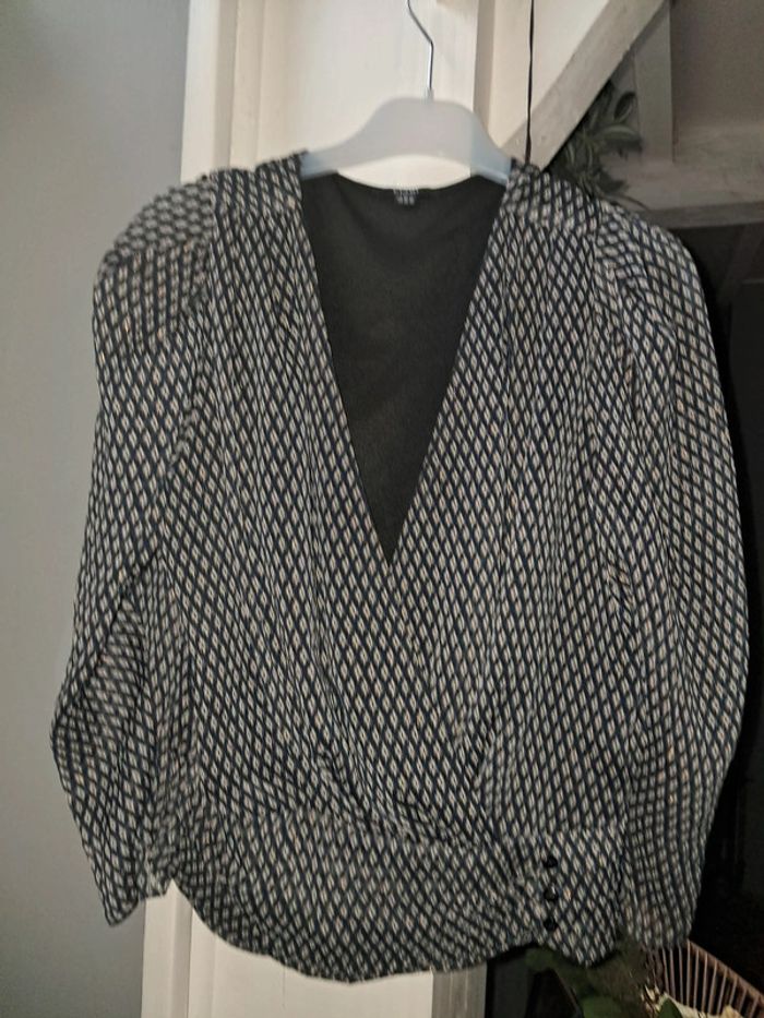 Blouse de la marque Kiabi taille M - photo numéro 3