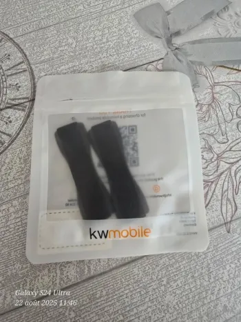 Support téléphone à coller
