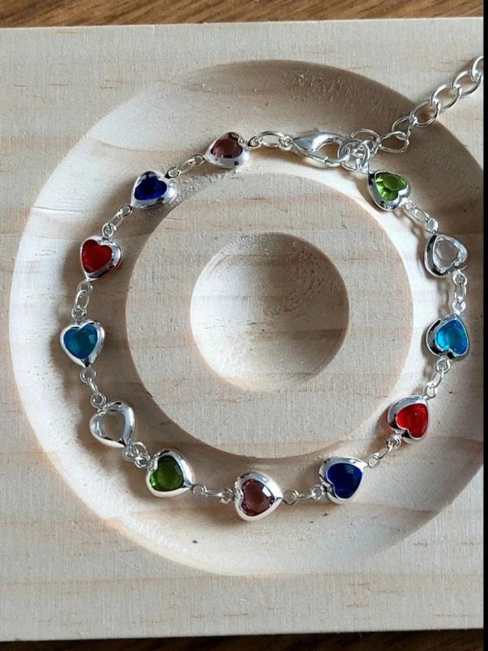 Bracelet cœurs multicolores en strass – chaîne fine argentée réglable – bijou fantaisie femme chic - photo numéro 4