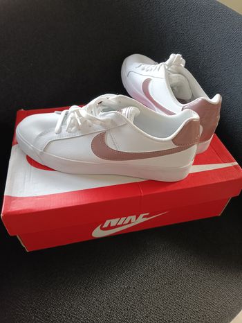 Basket Nike Neuve Taille 41