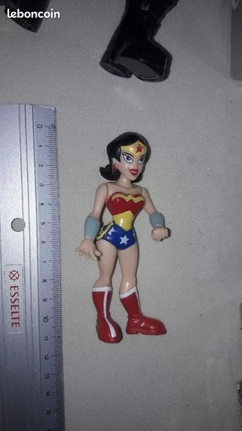 wonder woman figurine
