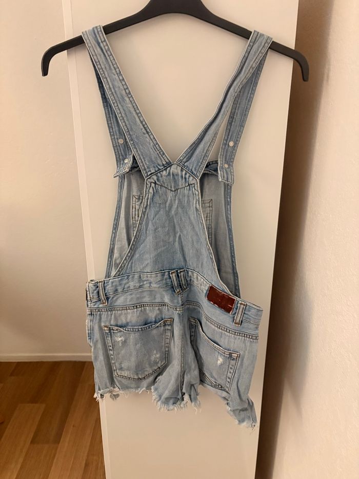 salopette en jeans - photo numéro 2