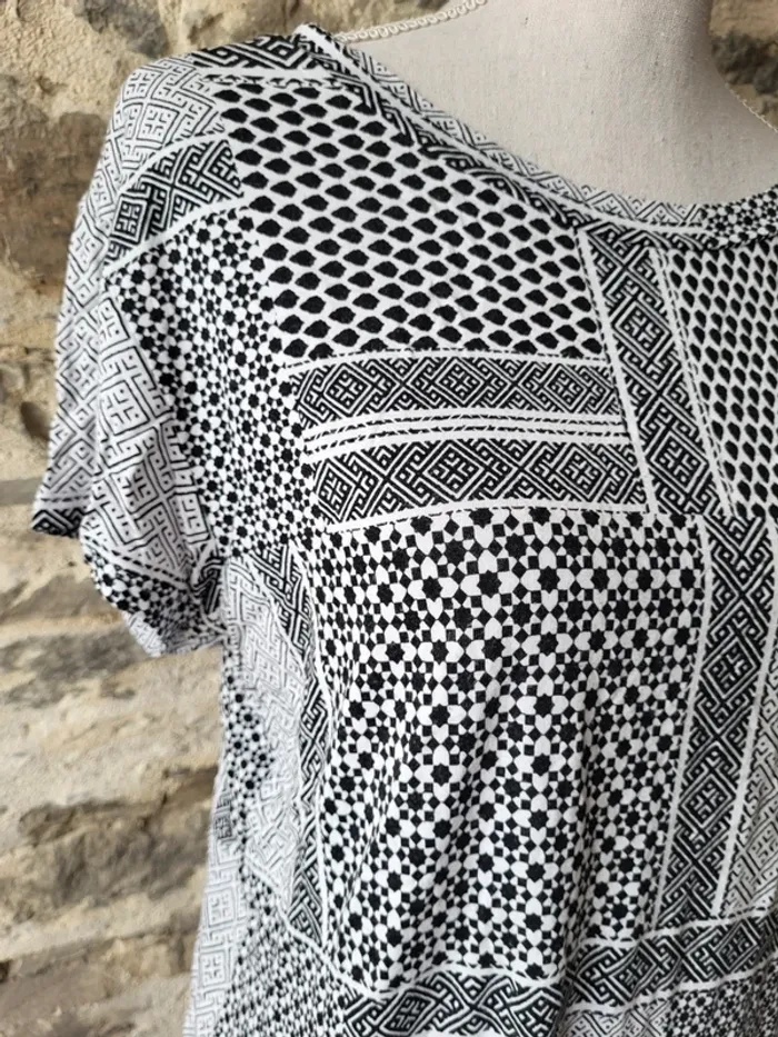 T-shirt manches courtes à motifs noir et blanc H&M Taille L ou 40 - photo numéro 4