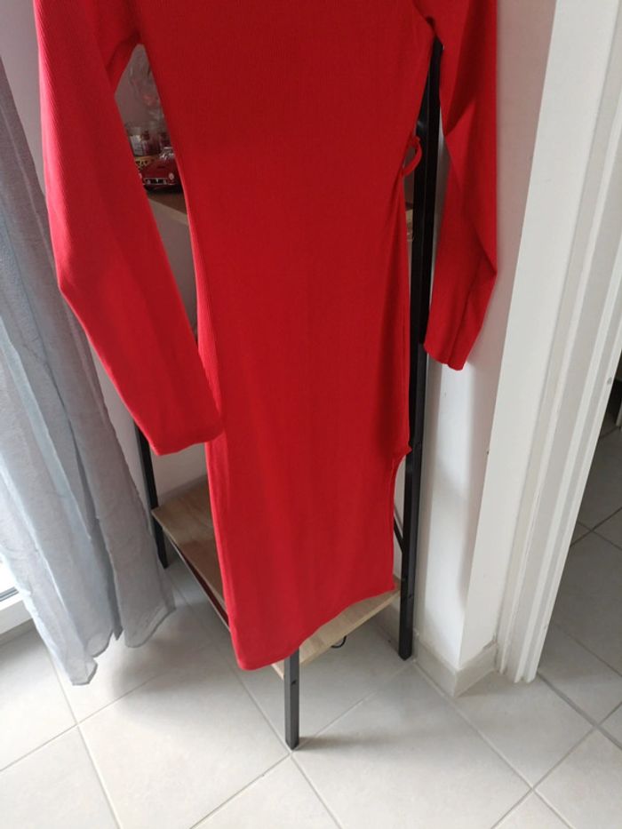 Robe rouge moulante manches longues et fente de coté – Taille S - Très bon état - photo numéro 5