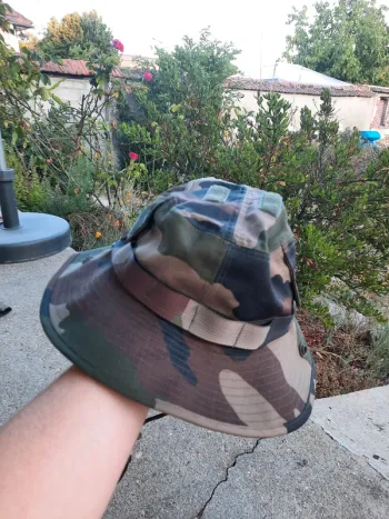 Chapeau militaire camouflage neuf taille 2