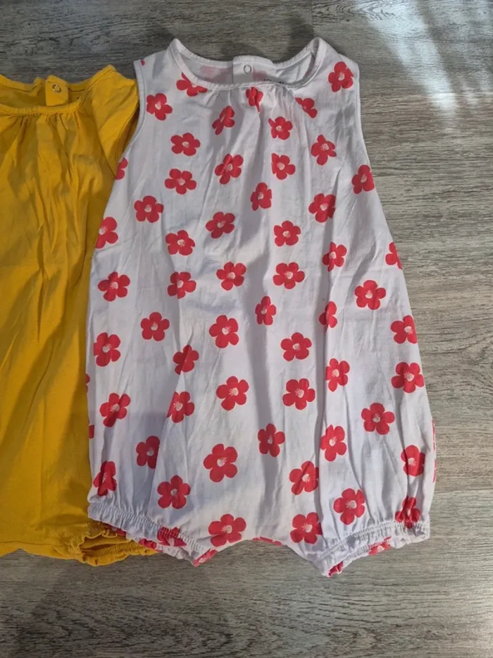 2 combinaisons short été jaune et à fleurs - photo numéro 2
