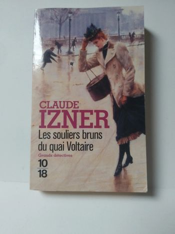 Les soulier brun du quai Voltaire