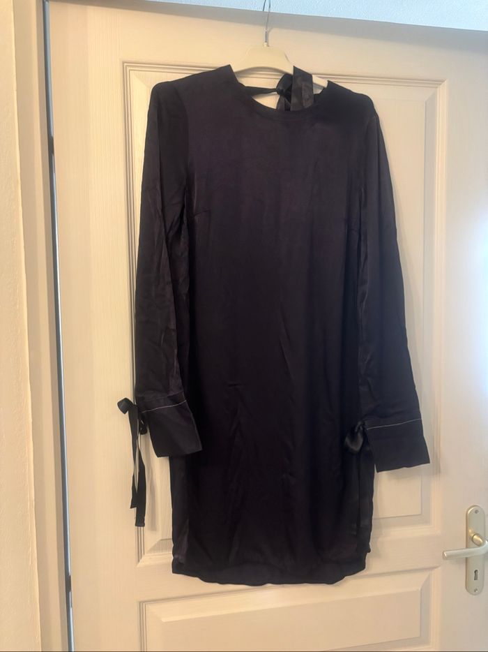 Robe manches longues satinée Sandro taille 1