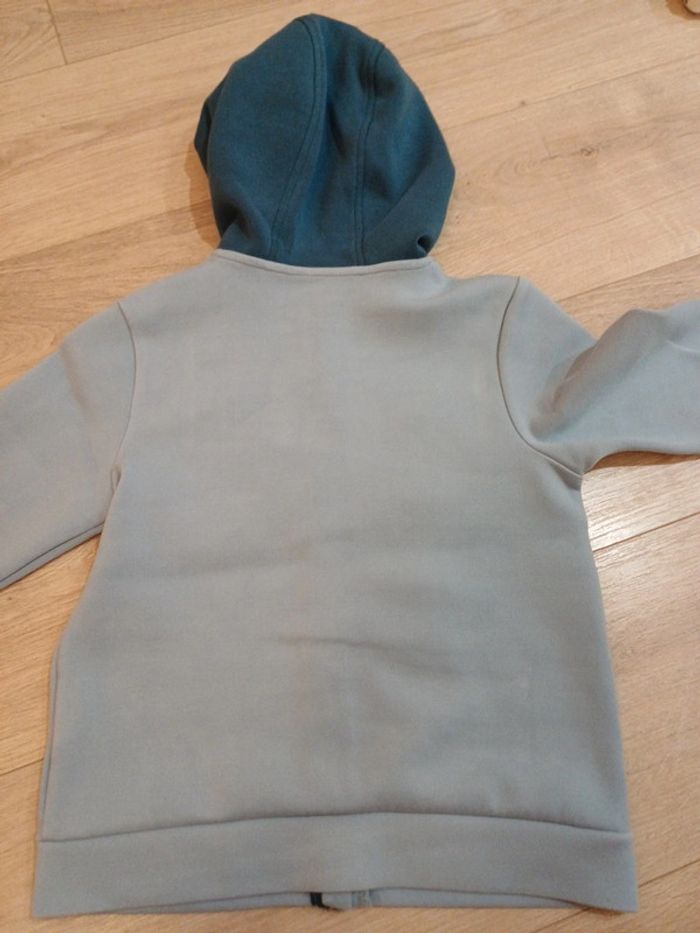 Veste à capuche 8ans - photo numéro 7