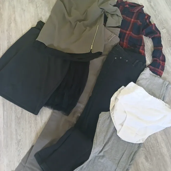 Lot vêtements de grossesses - photo numéro 2