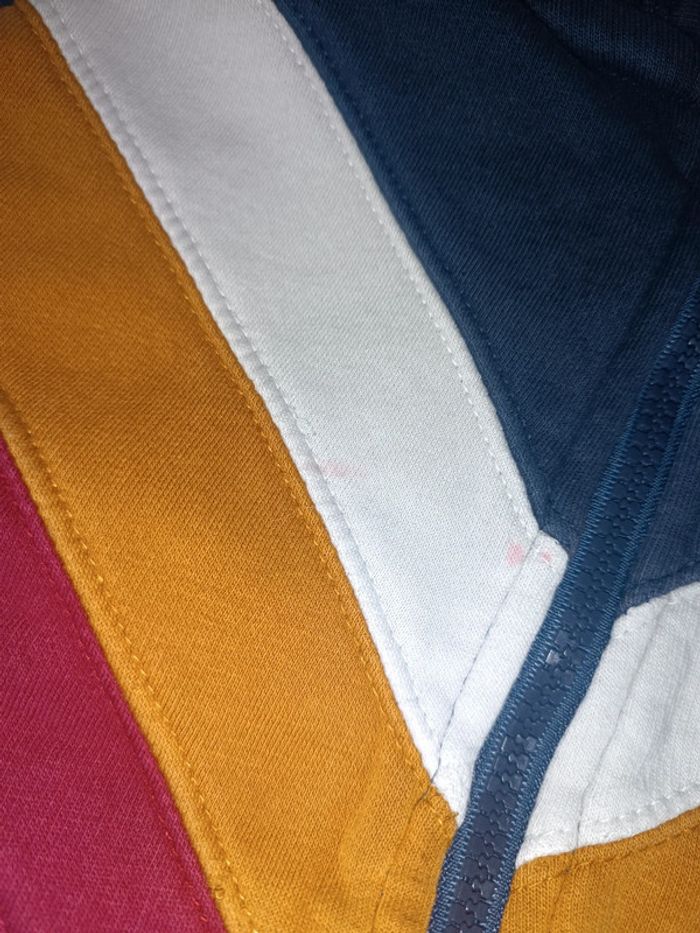 Lot de hauts 5 ans - photo numéro 2