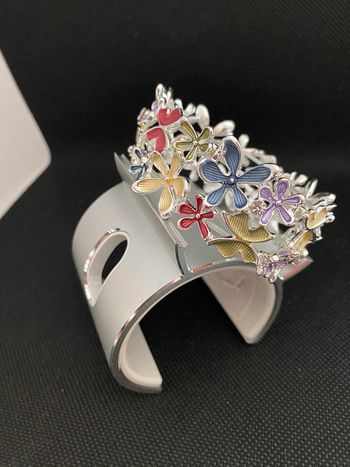 Très joli bracelet feuilles multicolores