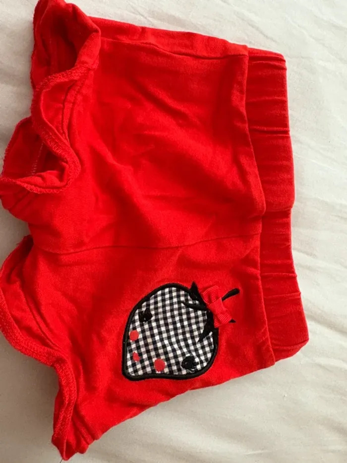 Robe fraises orchestra 3 mois - photo numéro 3