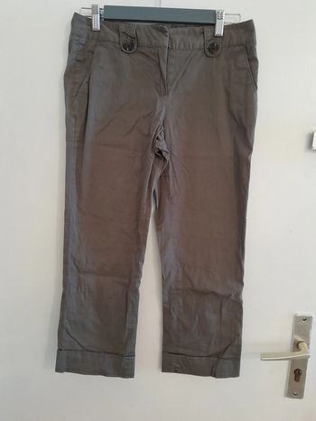 Pantacourt, taille 38, marque Camaieu, couleur kaki