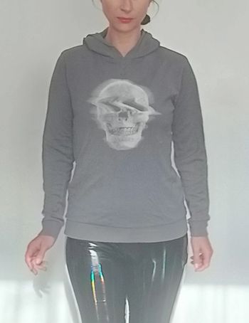 Sweat a capuche tête de mort taille XS