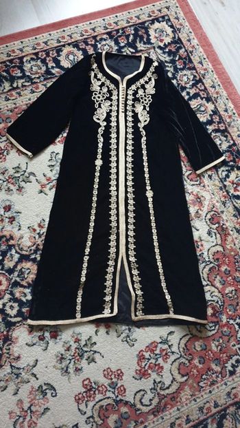 Kaftan velours neuf 8 ans
