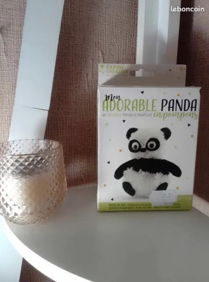 Kit Mon adorable Panda