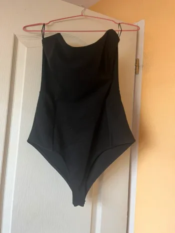 body noir bandeau corset bershka