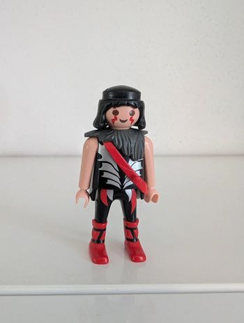 Personnage du playmobil 4160 chevalier des dragons