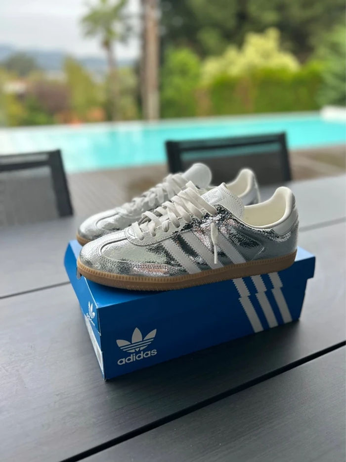 Adidas Samba OG cuir craquelé argent métallisé 37