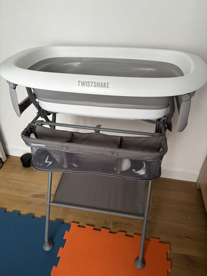 Baignoire Twistshake + support + hamac neuf + jeux + tuyau de vidange + bouchon supplémentaire - photo numéro 3