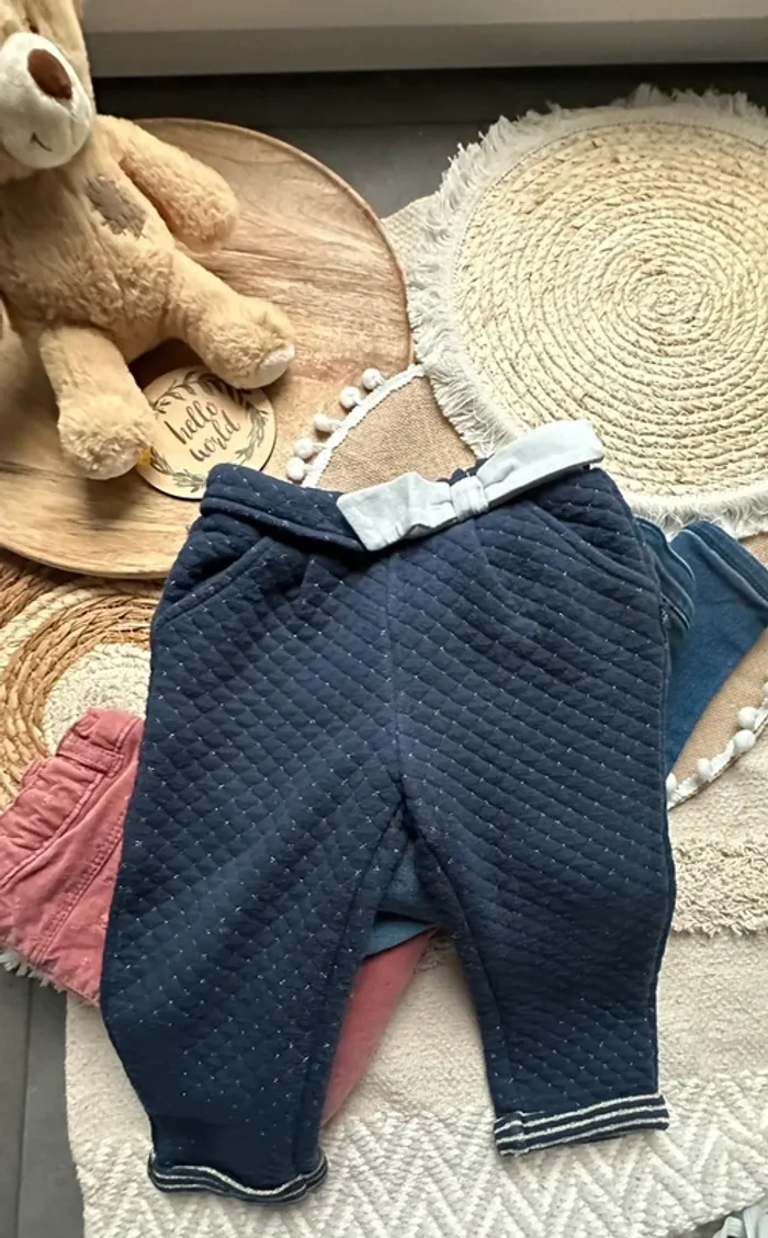 Lot de 5 pantalons 18 mois (+1 jeans) - photo numéro 2