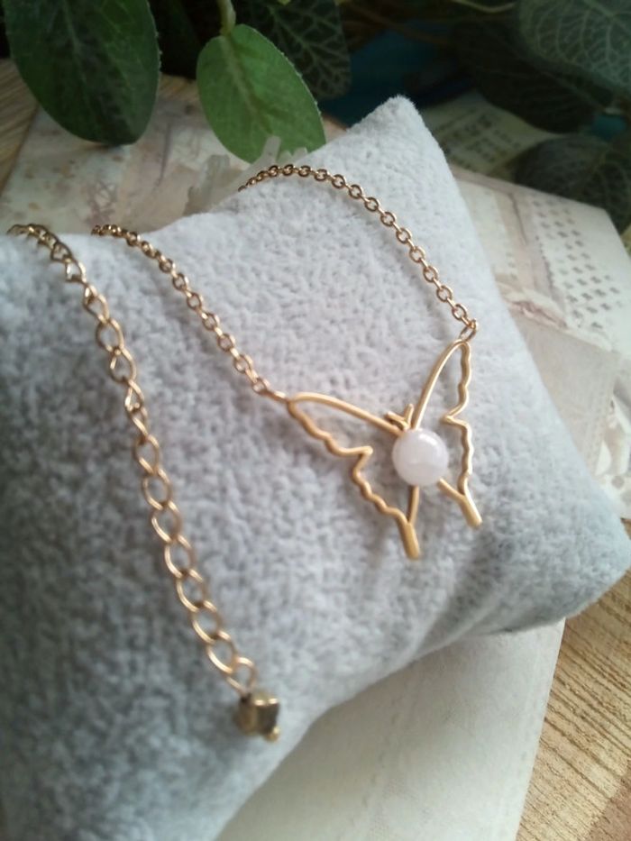 Collier papillon pierre de lune - photo numéro 3