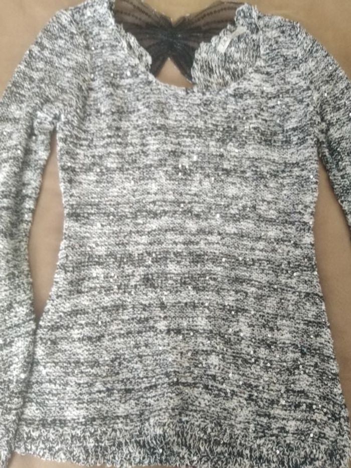 Petit pull léger super joli 40