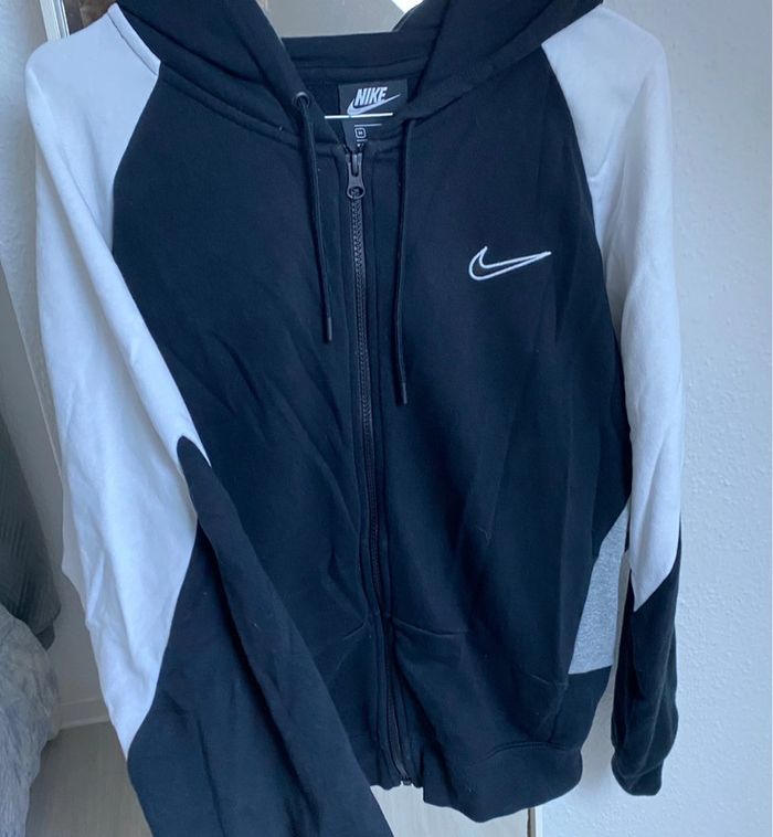 Superbe Gilet Nike femme Oversize - photo numéro 3
