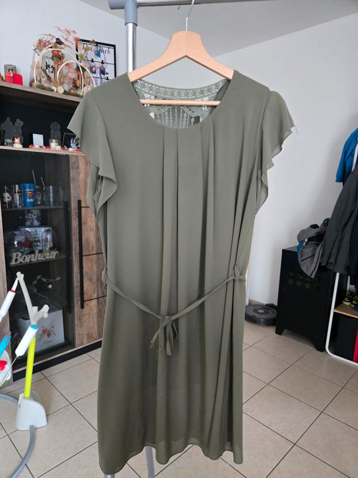 Robe mi-longue