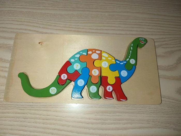 Puzzle dinosaure . Complet