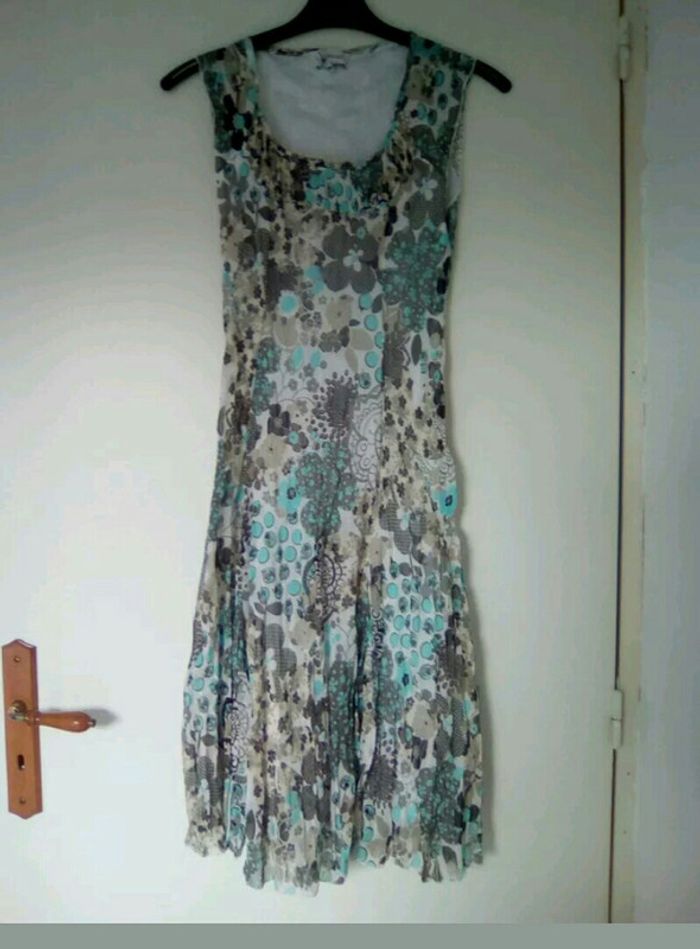 Tres belle Robe Armand Thierry, Taille 36, comme neuf