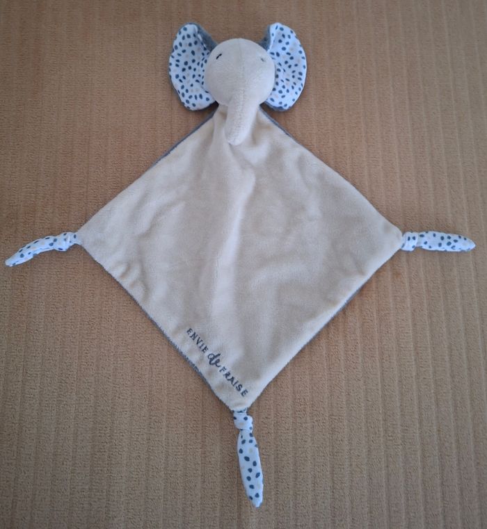 Doudou Éléphant Envie de Fraise