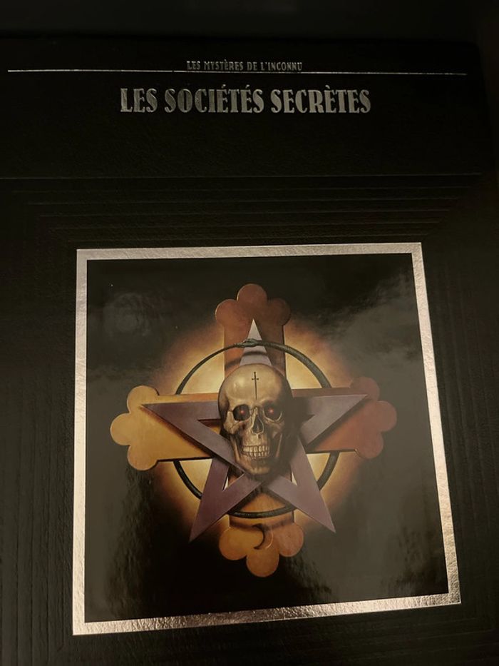 Attention à ne pas mettre entre toutes les mains ! 3 livres ésotériques - photo numéro 8