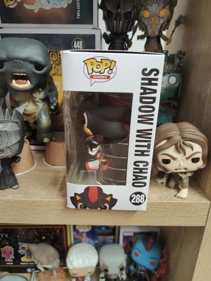 Funko pop shadow with chao 288 Sonic the hedgehog - photo numéro 2