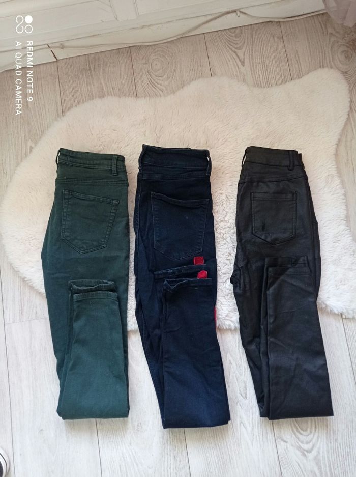 Lot jean slim Zara vert et marine taille S+ un noir offert - photo numéro 2