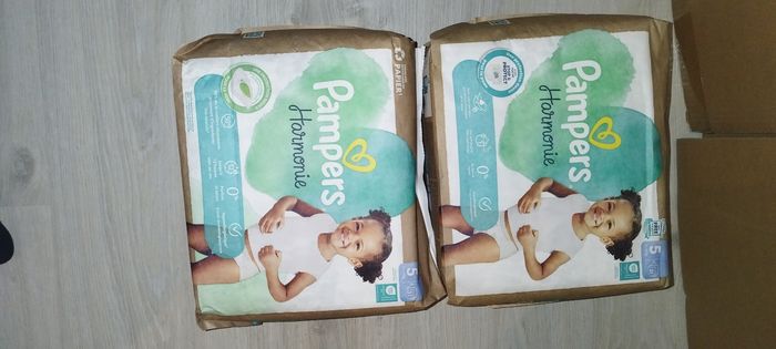 Couches Pampers taille 5 - photo numéro 2