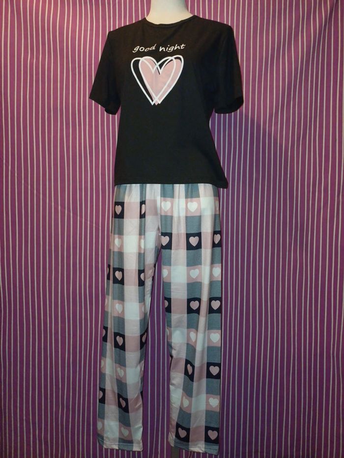 Ensemble pyjama 🖤💕 - photo numéro 2