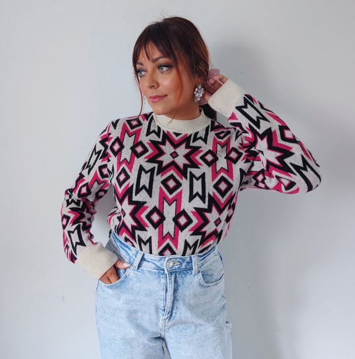 Pull d'hiver en laine motif rétro rose moderne et tendance Marque Monoprix Taille 38 M 
Très bon état - photo numéro 4