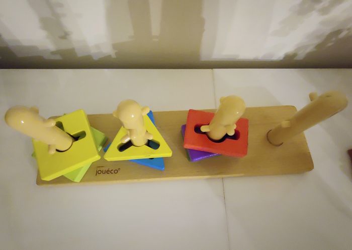 Jouet en bois encastrement