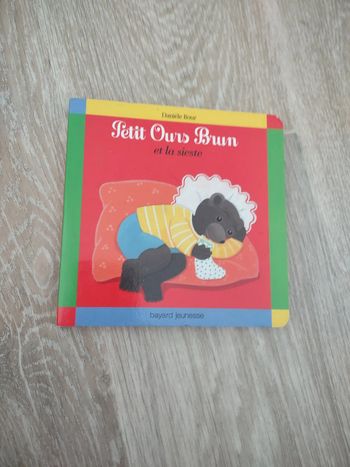 Livre cartonné Petit ours brun et la sieste