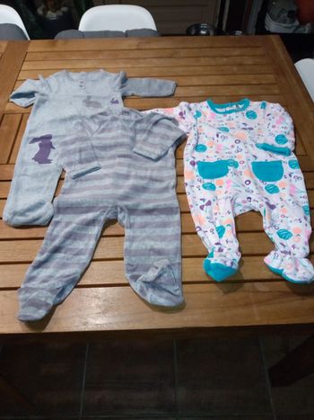 Lot de 3 pyjamas mixte NEUF T 9 mois