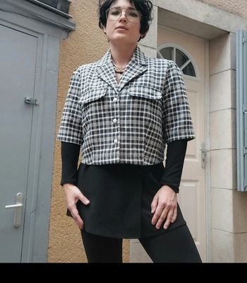 Magnifique veste courte pour taille 42